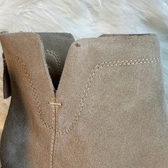 Gianni Bini Griffyn Oat Natural Suede Lug Sole Ankle Boots - Picture 7 of 11